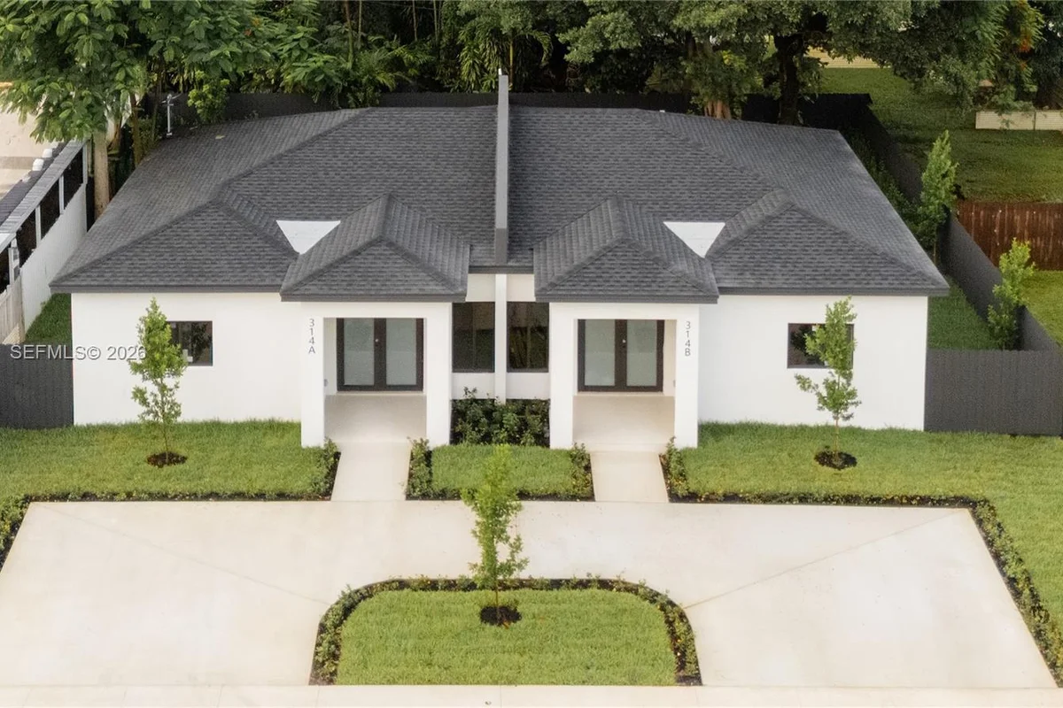 314 NW 82nd St, Miami: photo 1 of 27