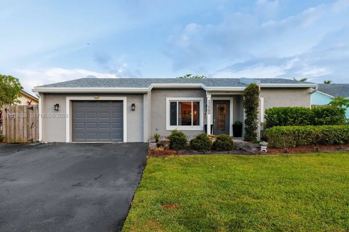 11660 NW 38th Pl, Sunrise: photo 1 of 43