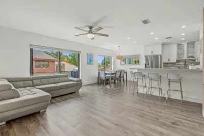 11491 SW 109th Rd #15d, Miami: photo 1 of 34