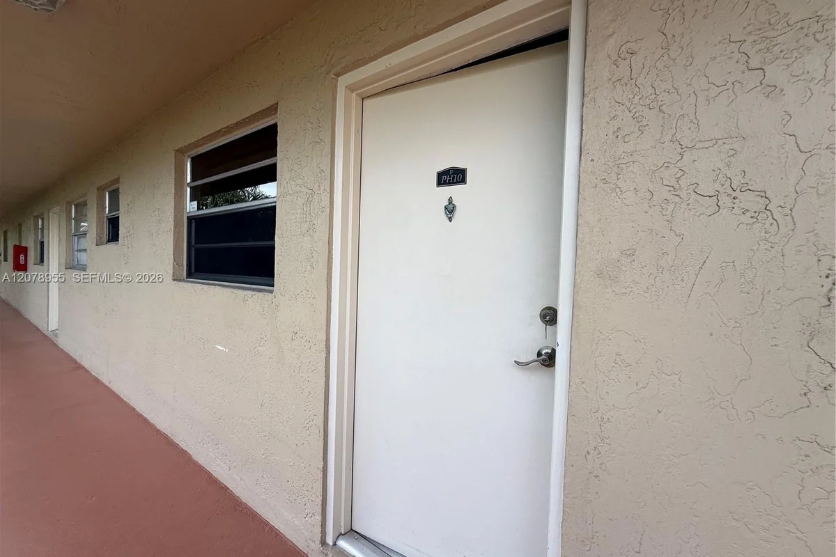13100 SW 92 Ave #A-PH10, Miami: photo 1 of 16