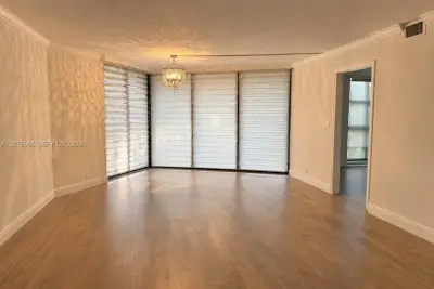 4000 Towerside Ter #304, Miami: photo 1 of 17