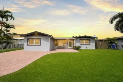 6511 Park St, Hollywood: photo 1 of 42