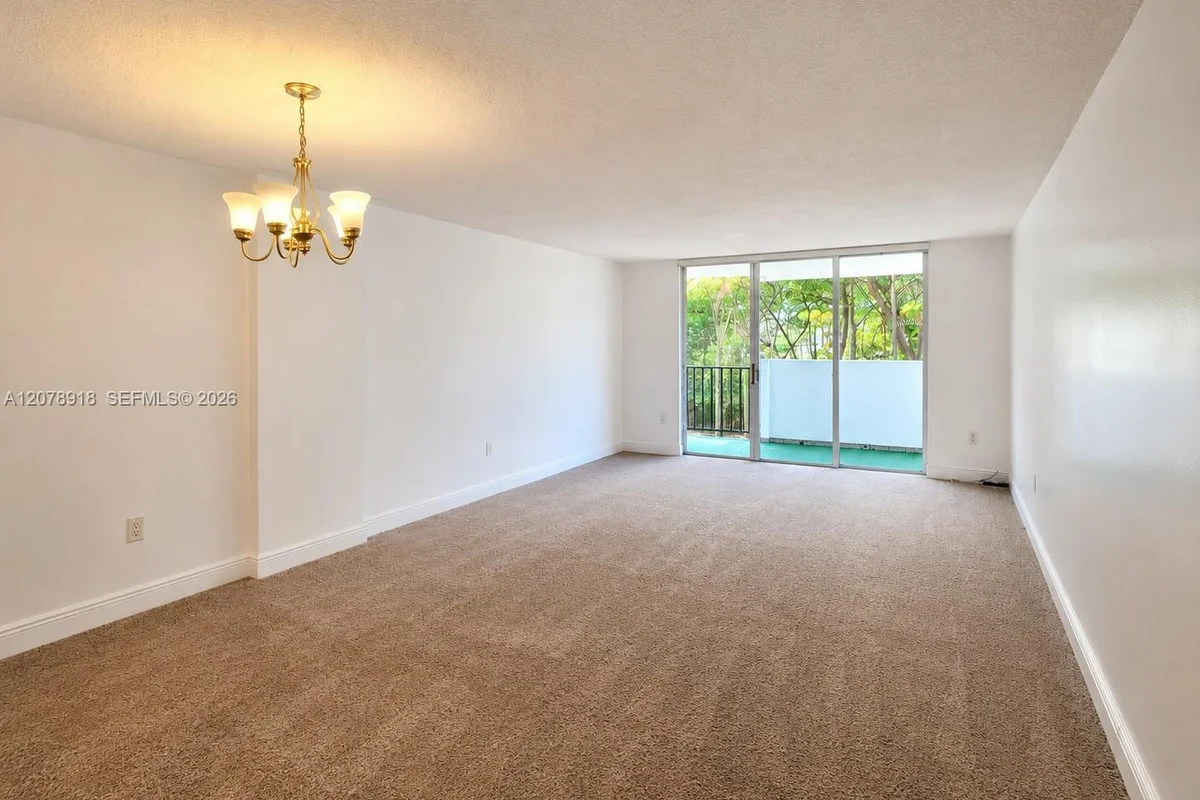 2780 NE 183rd St #215, Aventura: photo 1 of 13