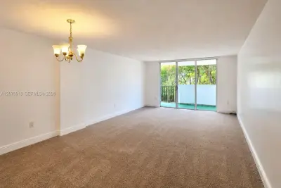 2780 NE 183rd St #215, Aventura: photo 1 of 13