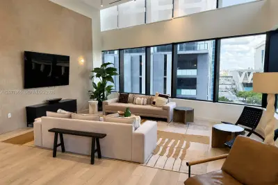 225 N Miami Ave #2810, Miami: photo 1 of 33