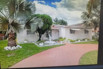 830 NW 200th Ter, Miami Gardens: photo 1 of 1