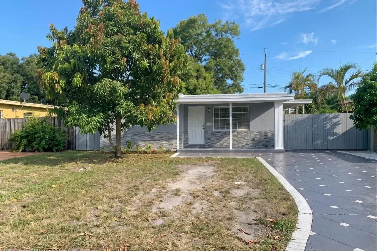 112 SW 67th Ave, Pembroke Pines: photo 1 of 14