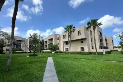 10425 SW 112th Ave #315, Miami: photo 1 of 23