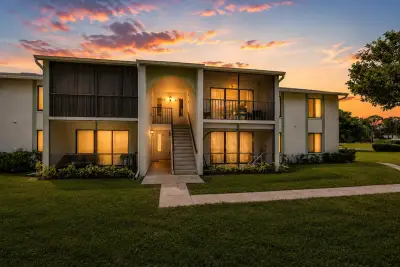 3744 Savoy Ln #E2, West Palm Beach: photo 1 of 24