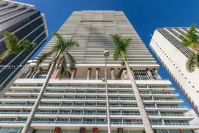 50 Biscayne Blvd #1607, Miami: photo 1 of 9