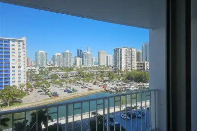 500 Bayview Dr #817, Sunny Isles Beach: photo 1 of 18