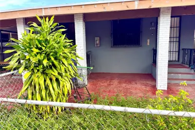2140 NW 1st Ter #A, Miami: photo 1 of 23