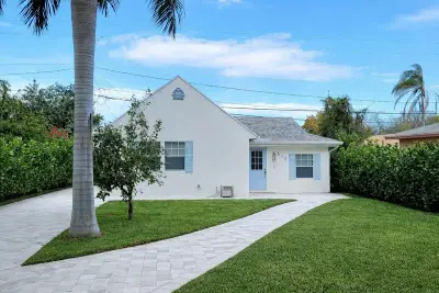 515 52nd St, West Palm Beach: photo 1 of 24