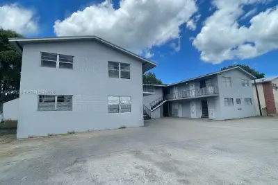 332 SW 3rd St #9, Belle Glade: photo 1 of 7