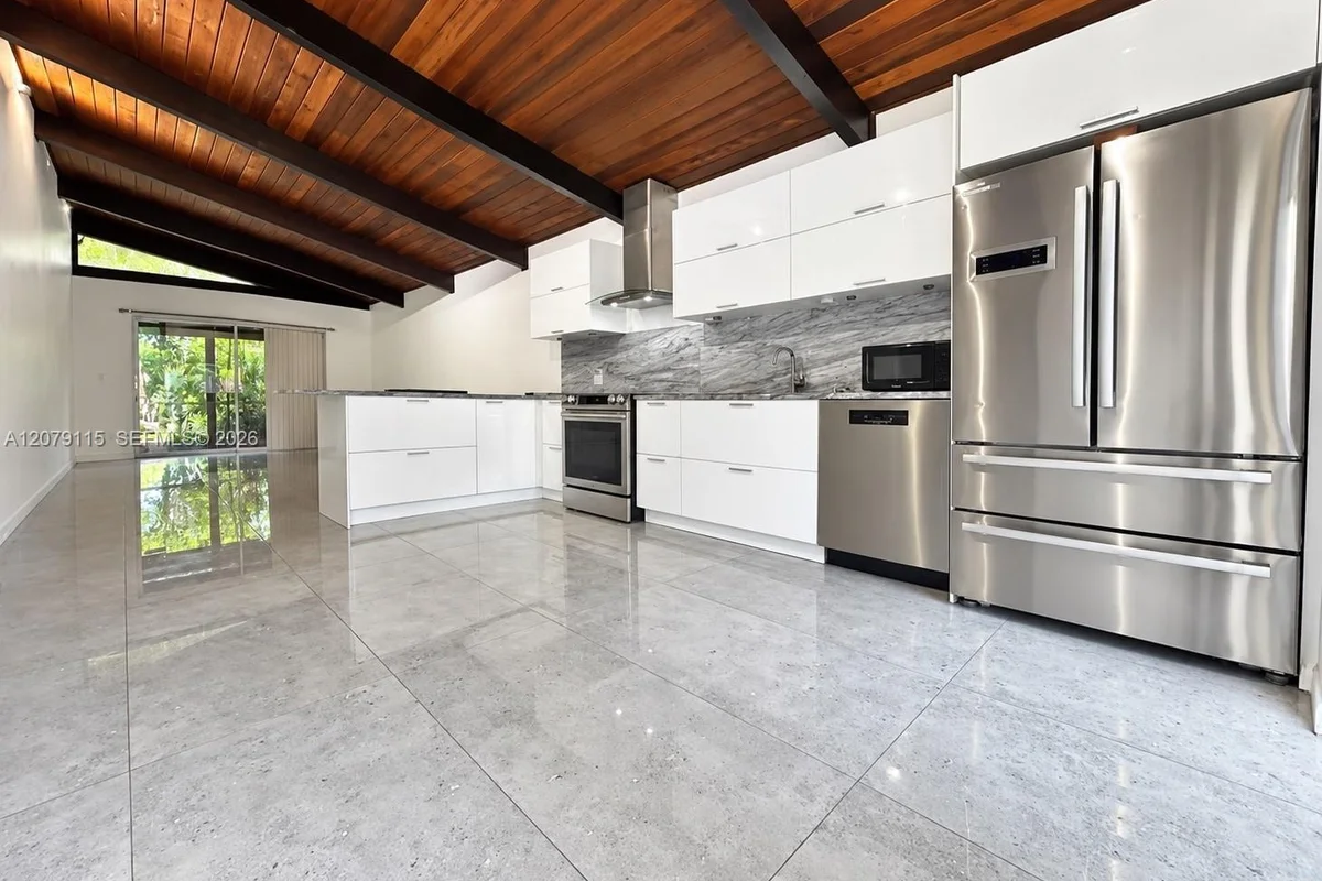 112 Fox Rd #2-50, Hollywood: photo 1 of 27