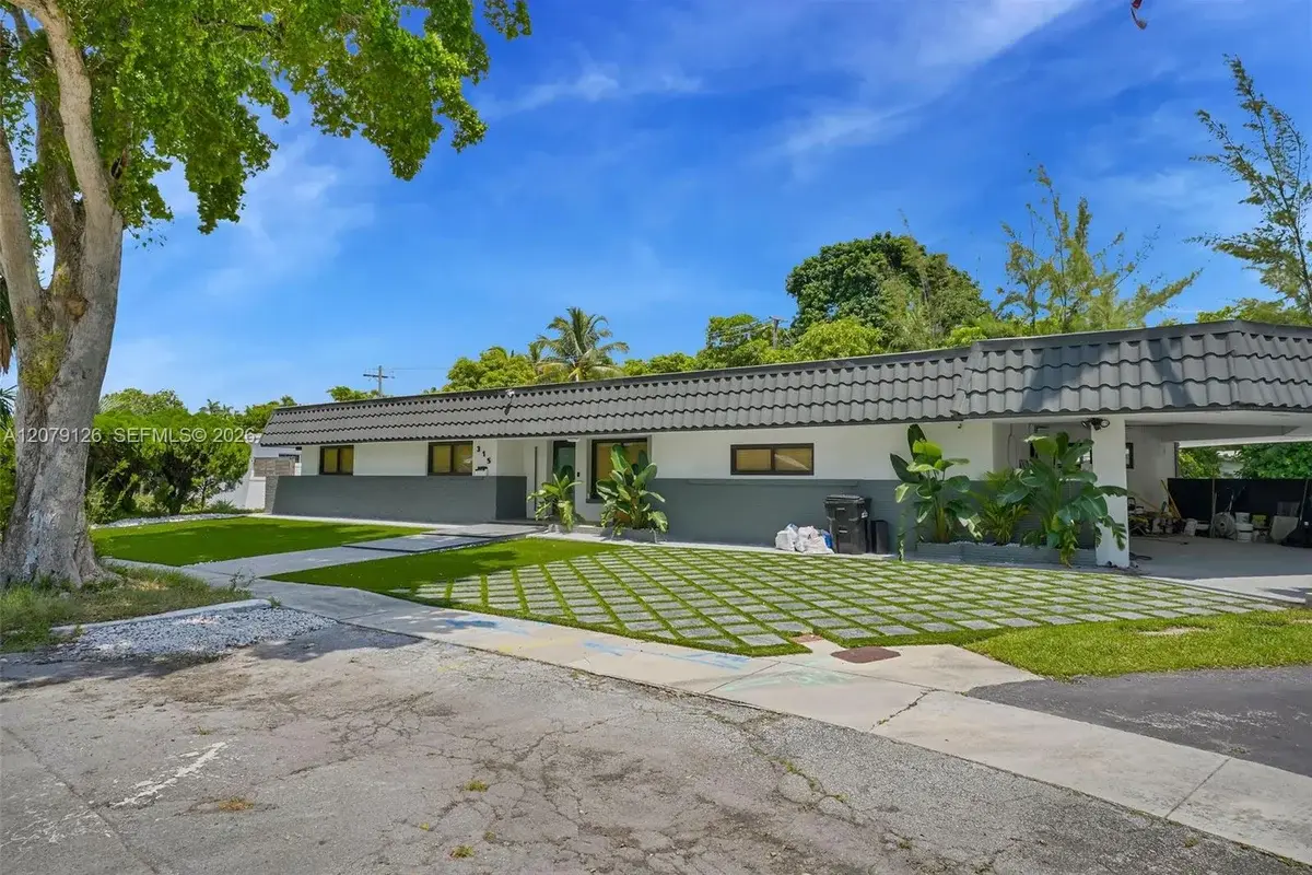 315 NE 122nd St, North Miami: photo 1 of 40