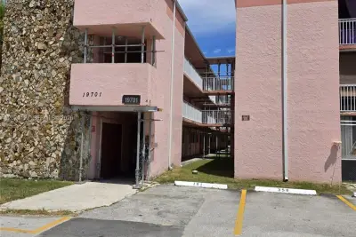 19715 SW 114th Ave #356-12, Miami: photo 1 of 4