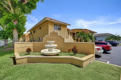15645 SW 74th Cir Dr #6-5, Miami: photo 1 of 45