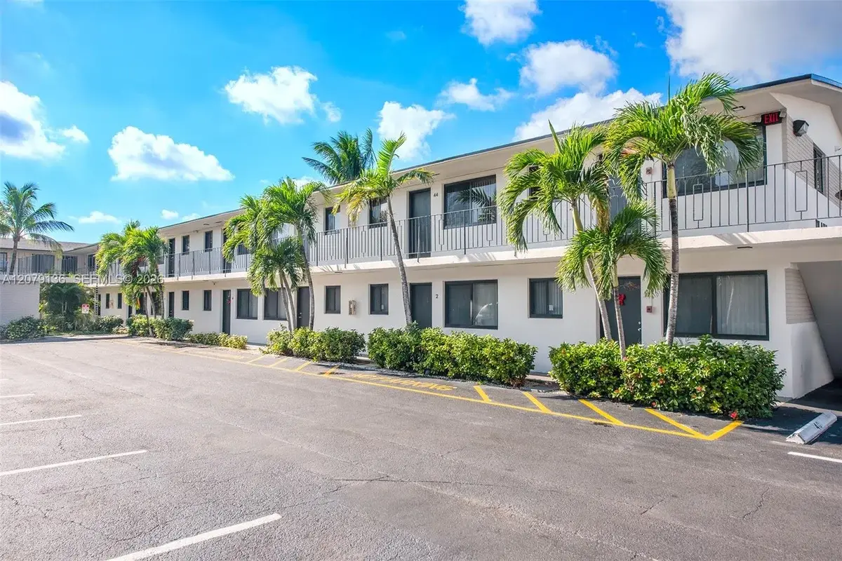 1310 W 29th St #39, Hialeah: photo 1 of 12