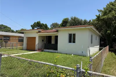 5525 NW 5th Ct, Miami: photo 1 of 7