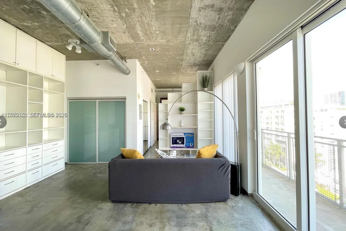 455 NE 25th St #904, Miami: photo 1 of 30