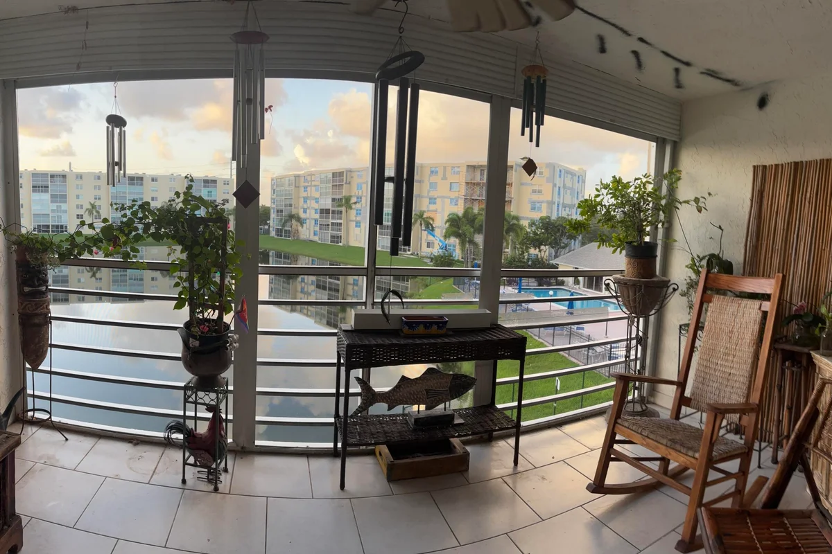401 SE 3rd St #305, Dania Beach: photo 1 of 16