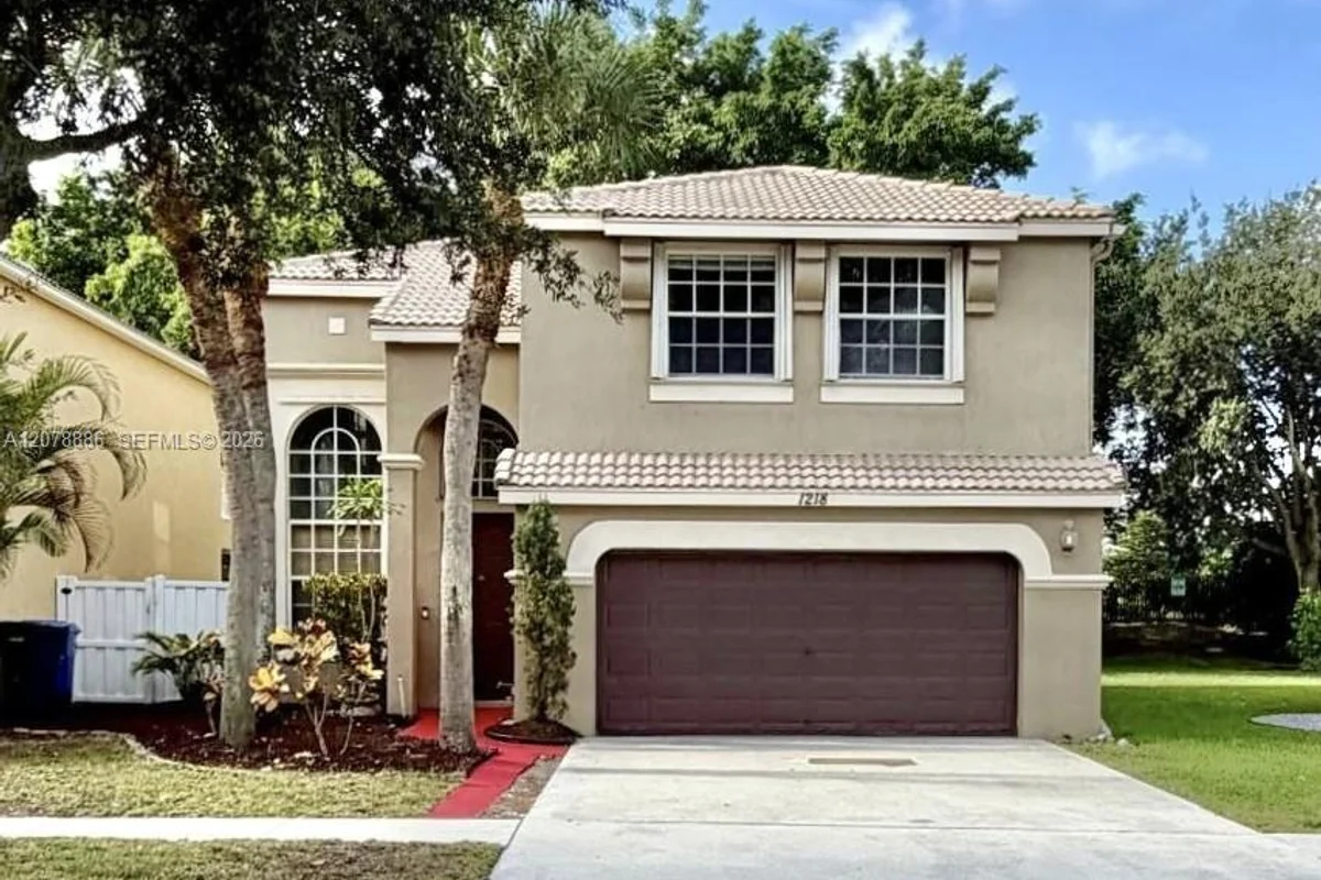 1218 Oakwater Dr, Royal Palm Beach: photo 1 of 28