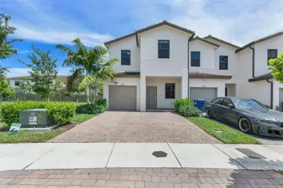 23425 SW 129th Ave, Homestead: photo 1 of 51