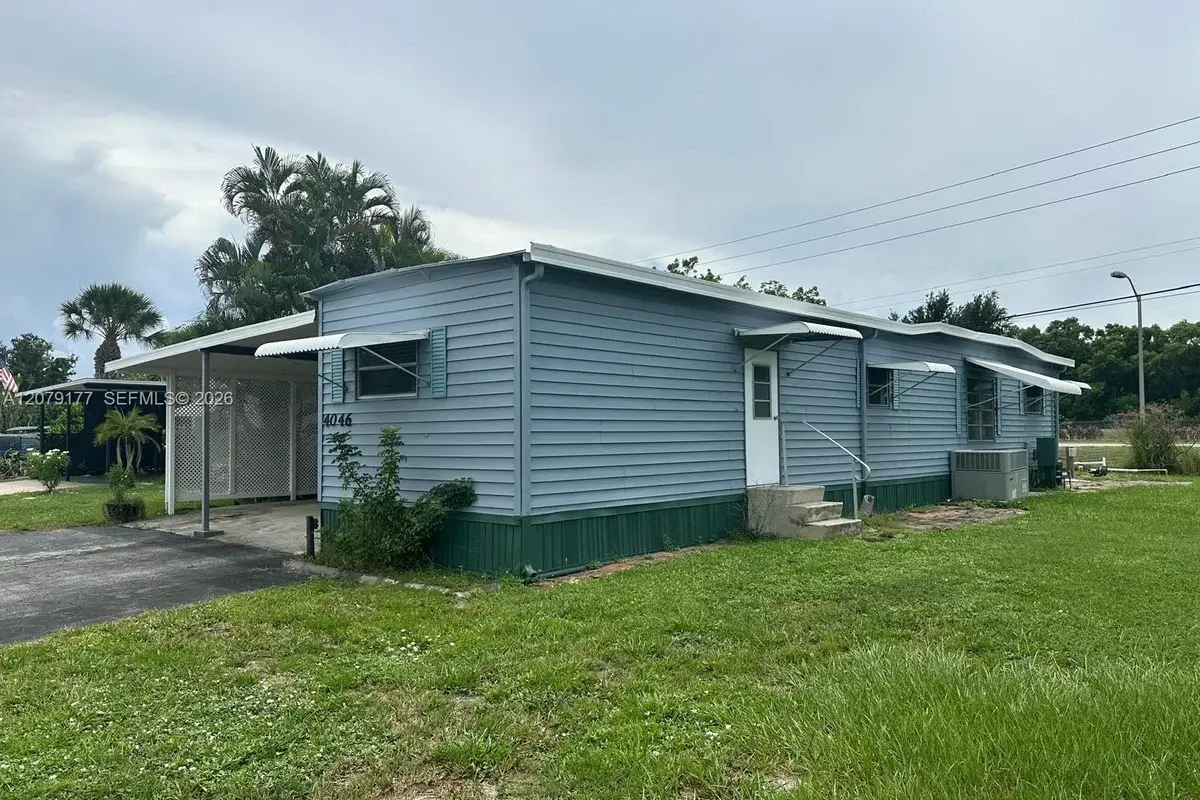 4046 67th Ln, Riviera Beach: photo 1 of 15
