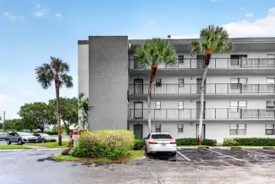 9440 SW 8th St #401, Boca Raton: photo 1 of 64