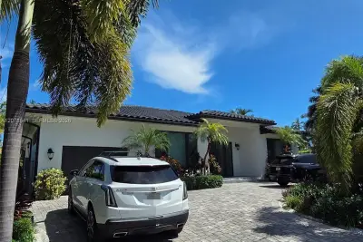 343 190th St, Sunny Isles Beach: photo 1 of 32