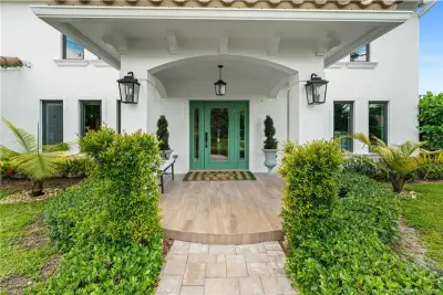 House in Palm Beach Gardens: photo 1 of 48