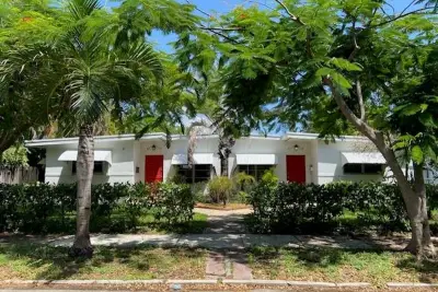 1935 Adams St, Hollywood: photo 1 of 33