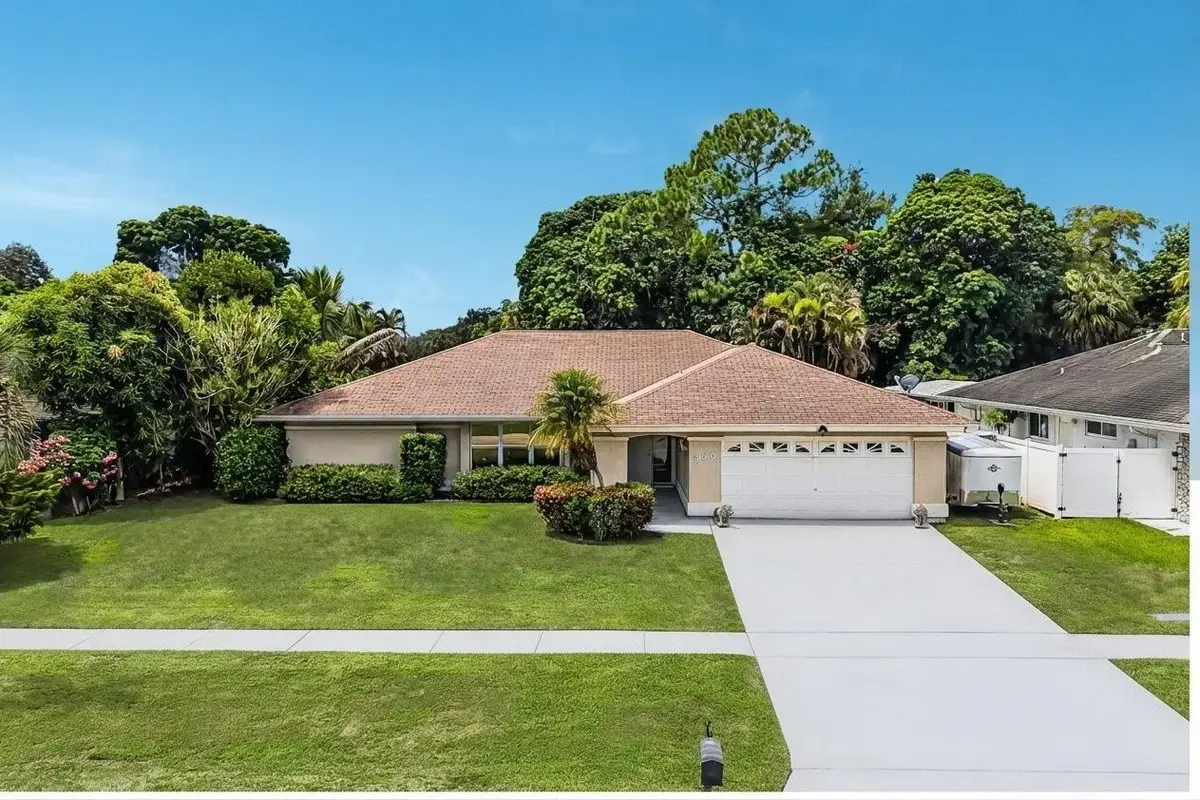 230 Ponce De Leon St, Royal Palm Beach: photo 1 of 33