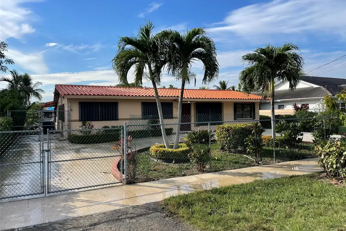4900 SW 103rd Pl #1, Miami: photo 1 of 54