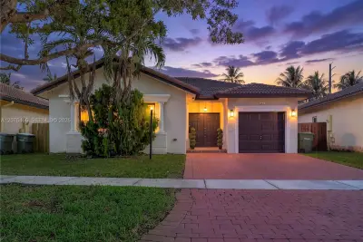 2851 NE 42nd Ave, Homestead: photo 1 of 75