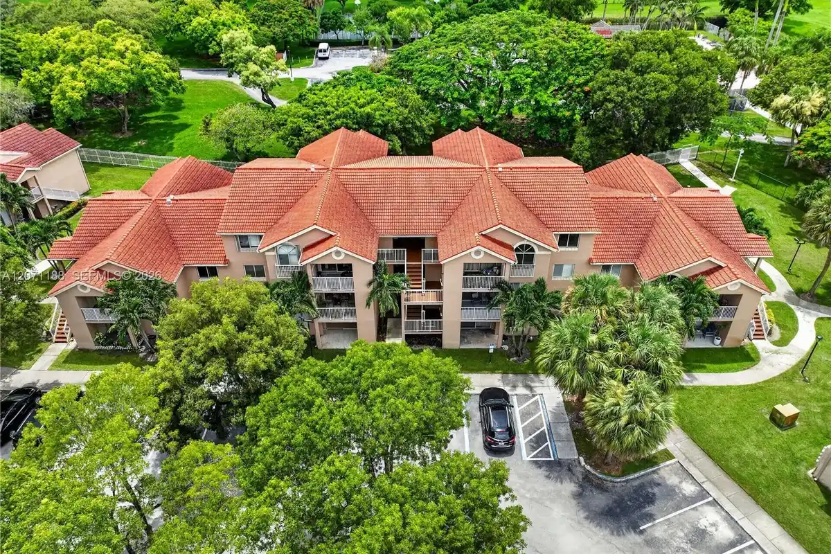 15780 SW 106th Ter #104, Miami: photo 1 of 56