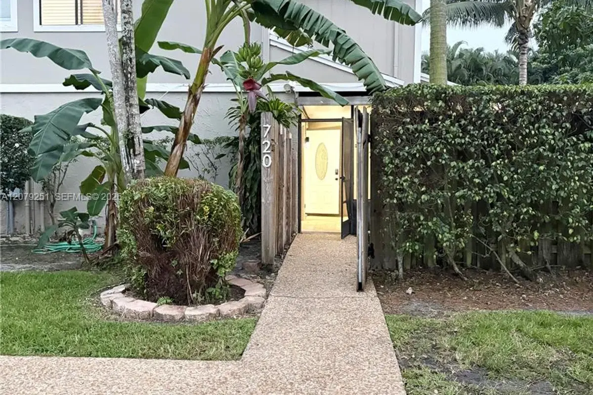 720 NW 132nd Ter, Plantation: photo 1 of 43