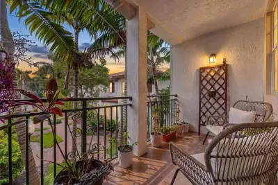 2951 SW 120th Ter, Miramar: photo 1 of 31