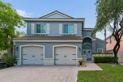 4176 Torres Cir, West Palm Beach: photo 1 of 21
