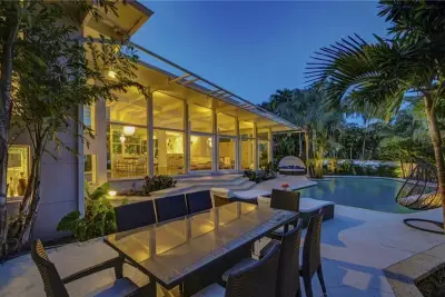 28 Pelican Dr, Fort Lauderdale: photo 1 of 45