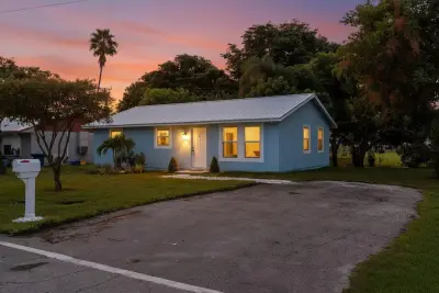 625 NW 14th St, Belle Glade: photo 1 of 30