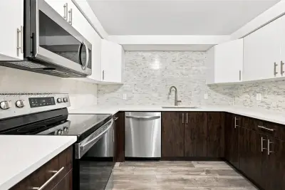 16325 Golf Club Rd #104, Weston: photo 1 of 36