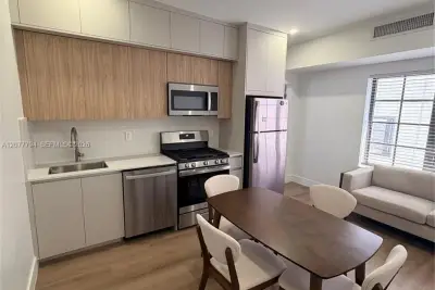 1619 Jefferson Ave #309, Miami Beach: photo 1 of 7