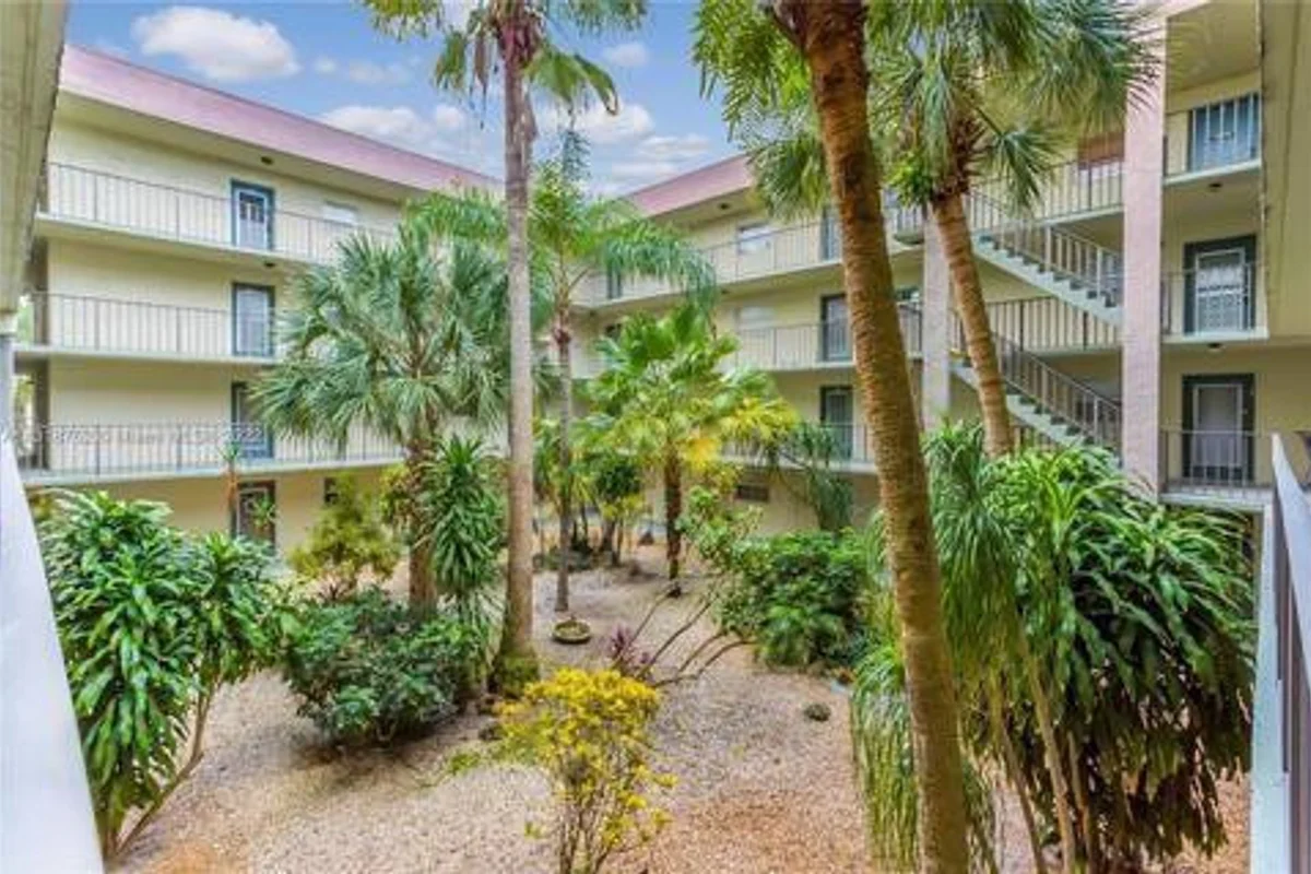 1820 N 81st Ave #3404, North Lauderdale: photo 1 of 24