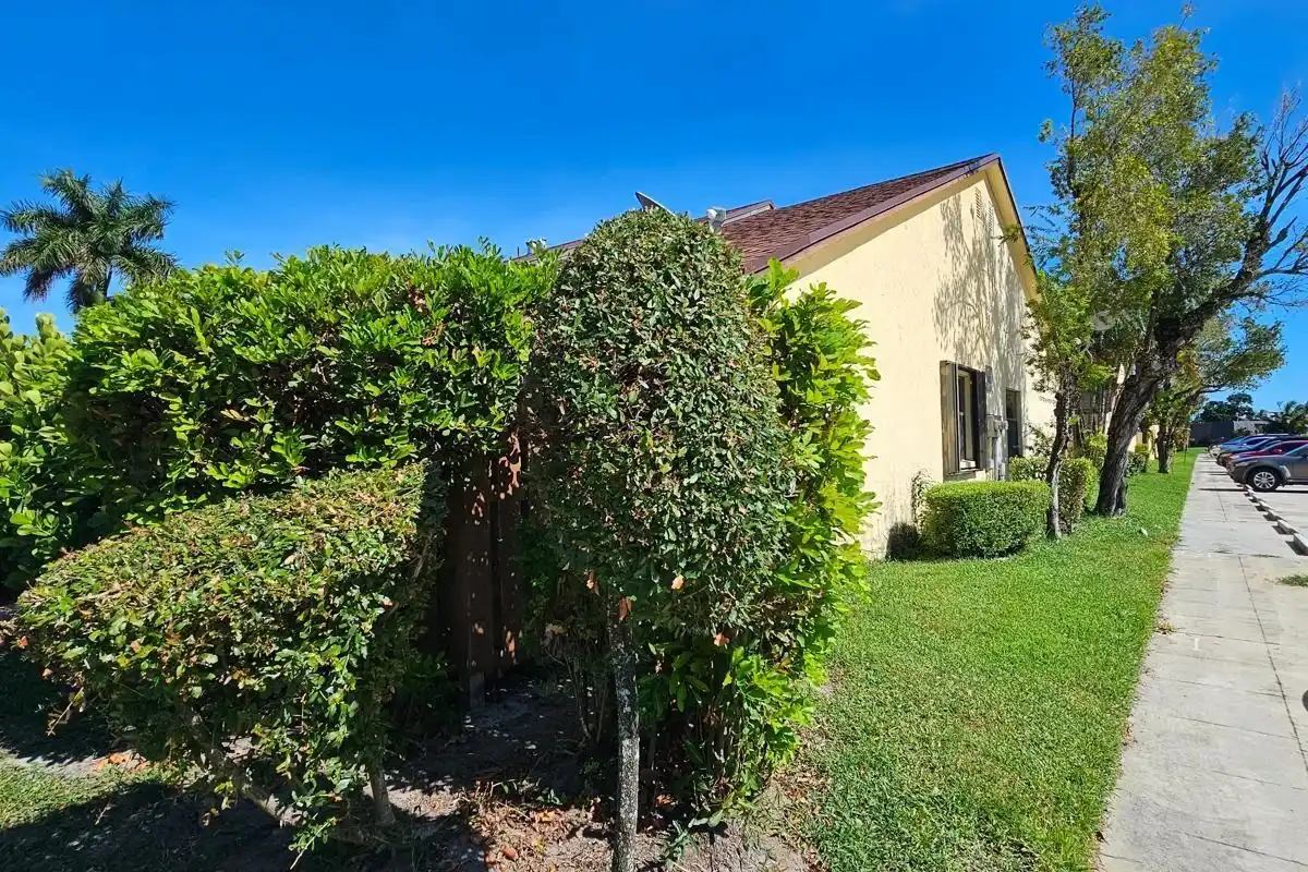 491 Springdale Cir, Palm Springs: photo 1 of 34