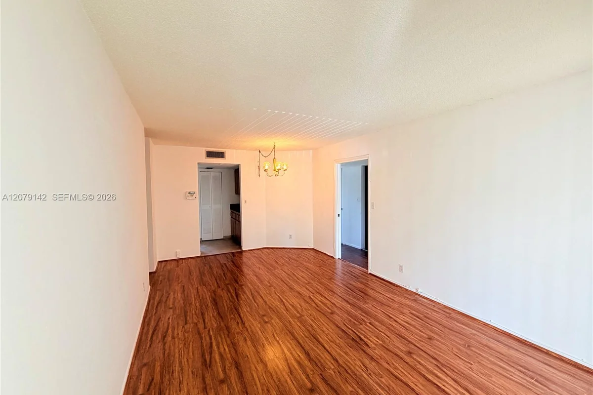 107 Gardens Dr #106, Pompano Beach: photo 1 of 23