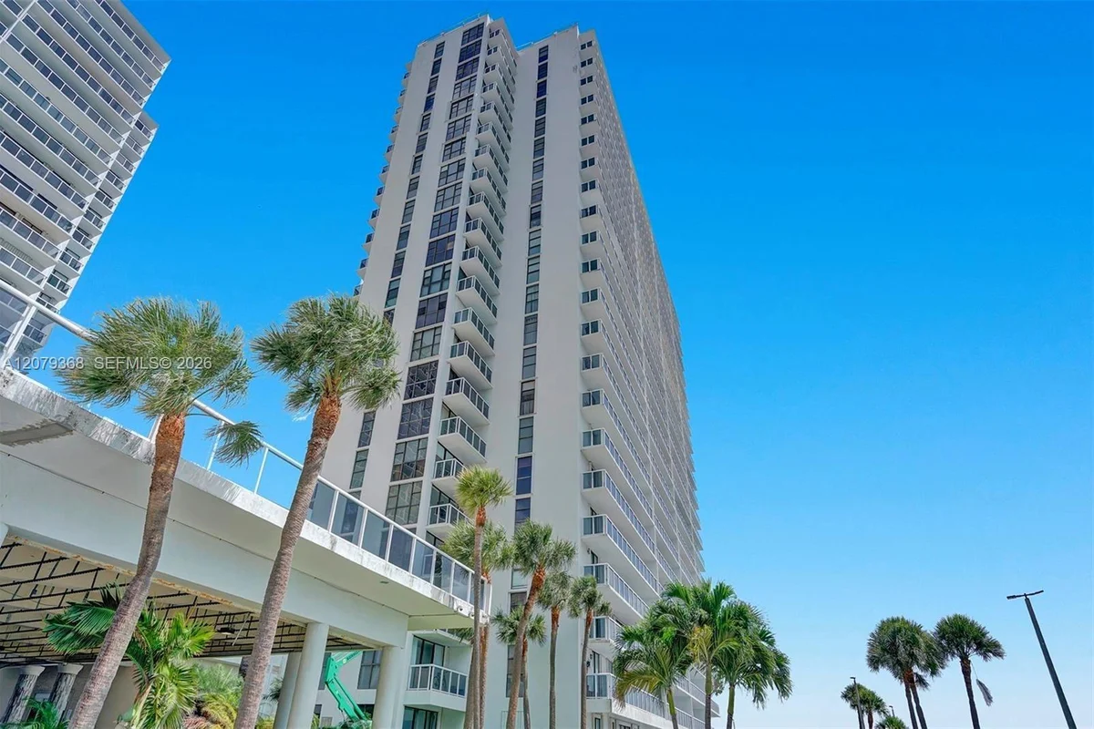 20515 E Country Club Dr #346, Aventura: photo 1 of 38