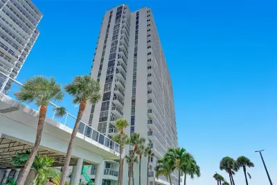 20515 E Country Club Dr #346, Aventura: photo 1 of 38