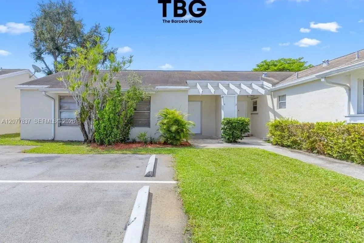 886 NE 214th Ln #4, Miami: photo 1 of 20